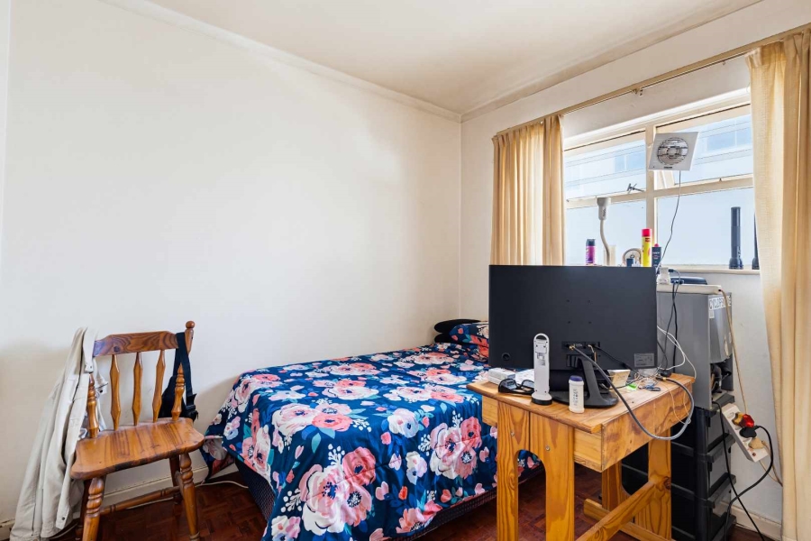 2 Bedroom Property for Sale in Sea Point Western Cape